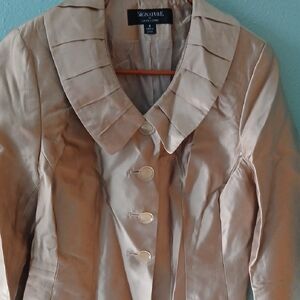 Signature Women's Beige Skirt Suit